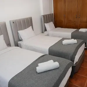  Ostello Host